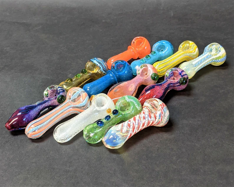Heavy Glass art hand pipe 4"- Assorted - The Society 